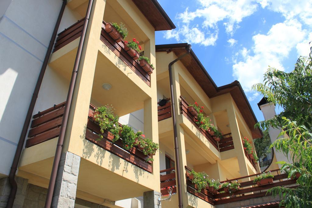 Kris Guest House ديفين المظهر الخارجي الصورة