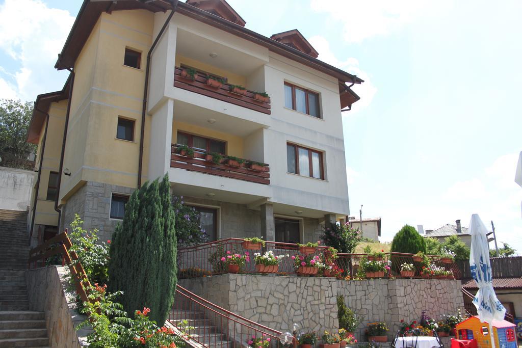 Kris Guest House ديفين المظهر الخارجي الصورة